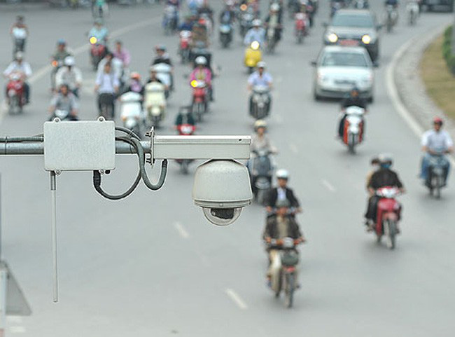 Đề xuất biện pháp xử lý xe kinh doanh vượt tốc độ; CSGT sẽ trực camera giao thông 24/24 từ 15/9